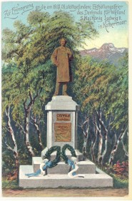 Das Denkmal trägt folgende Inschrift: „Zur Erinnerung an die am 19.IX.09 stattgefundene Enthüllungsfeier des Denkmals für Weiland S.Maj. König Ludwig II. in Kolbermoor.“ Quelle: Stadt Kolbermoor