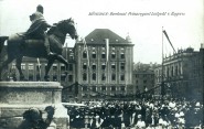 Die Postkarte aus dem Jahr 1913 zeigt die Enthüllung des Denkmals für Prinzregent Luitpold (1821-1912) das sich einst vor dem Bayerischen Nationalmuseum befand. Quelle: Touristikinformation München